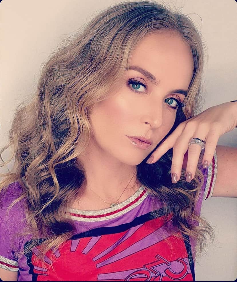 A apresentadora da Globo Angélica surgiu em foto enigmática (imagem: Instagram) A apresentadora da Globo Angélica surgiu em foto enigmática (imagem: Instagram)