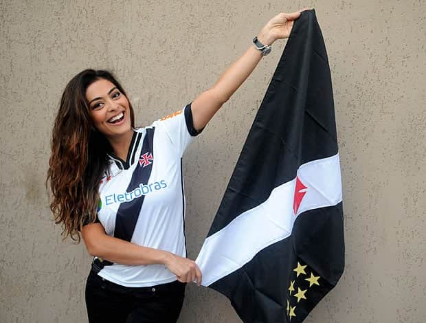 Juliana Paes e seu time do coração Juliana Paes e seu time do coração