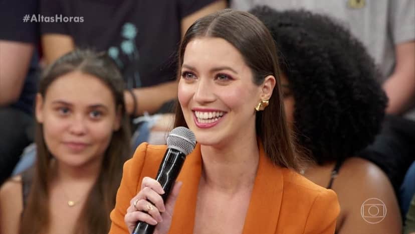 Nathalia Dill no Altas Horas para falar de Fabiana de A Dona do Pedaço (Foto: Reprodução/Globo) Nathalia Dill no Altas Horas para falar de Fabiana de A Dona do Pedaço (Foto: Reprodução/Globo)
