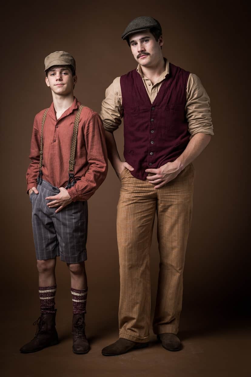 Confira as duas fases de Alfredo em Éramos Seis com Pedro Sol e Nicolas Prattes (Foto: Raquel Cunha/TV Globo) Confira as duas fases de Alfredo em Éramos Seis com Pedro Sol e Nicolas Prattes (Foto: Raquel Cunha/TV Globo)