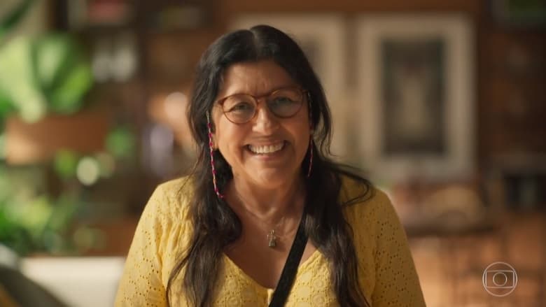 Lurdes (Regina Casé) pede demissão da casa e Vitória (Taís Araújo) em Amor de Mãe (Foto: Reprodução/TV Globo) Lurdes (Regina Casé) pede demissão da casa e Vitória (Taís Araújo) em Amor de Mãe (Foto: Reprodução/TV Globo)
