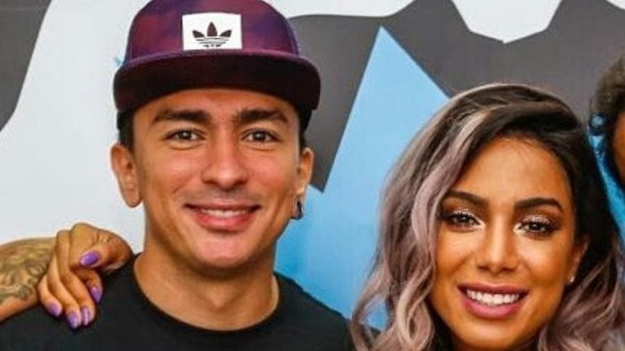 Anitta e o irmão tem briga feia exposta em vídeo