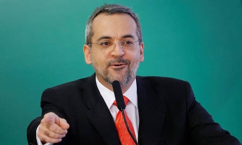 O ministro da educação do governo Jair Bolsonaro, Abrahn Weintraub, ignorou a Globo (Foto: Reprodução) O ministro da educação do governo Jair Bolsonaro, Abrahn Weintraub, ignorou a Globo (Foto: Reprodução)