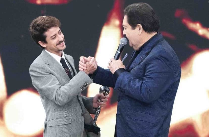 Jesuíta Barbosa venceu como Melhor Ator. Foto: Reprodução Jesuíta Barbosa venceu como Melhor Ator. Foto: Reprodução