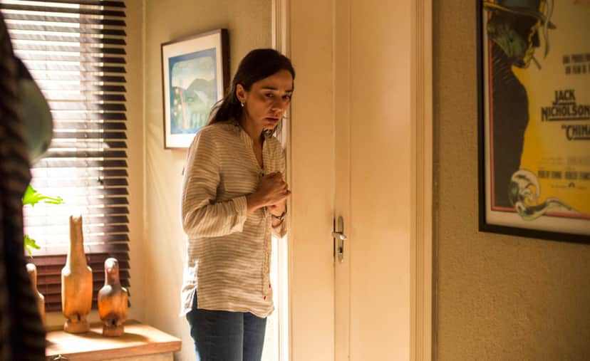 Natália (Clarissa Kiste) está nervosa com o aparecimento de Durval (Enrique Diaz Natália (Clarissa Kiste) está nervosa com o aparecimento de Durval (Enrique Diaz