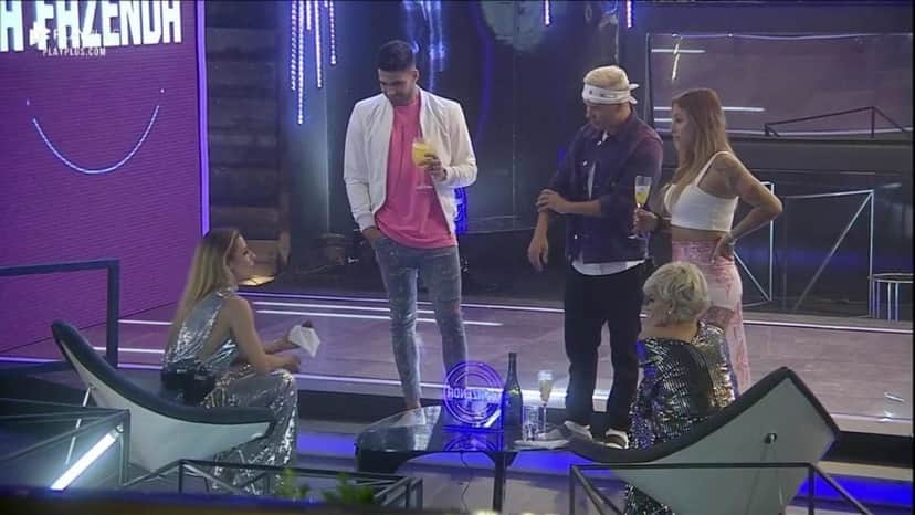 Aricia Silva, Netto, Viny Vieira, Bifão e Andréa de Nóbrega juntos durantes a 'Festa A Fazenda' na Record (Foto: Reprodução/PlayPlus) Aricia Silva, Netto, Viny Vieira, Bifão e Andréa de Nóbrega juntos durantes a 'Festa A Fazenda' na Record (Foto: Reprodução/PlayPlus)
