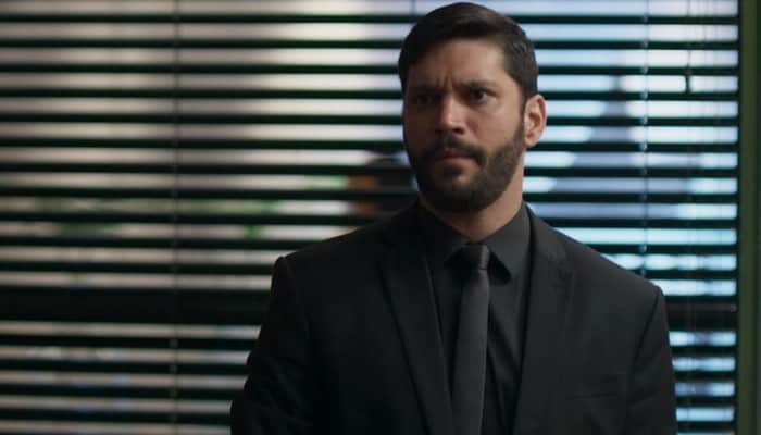 Diogo (Armando Babaioff) terá assassinatos e traição revelados em Bom Sucesso (Foto: Reprodução/Globo) Diogo (Armando Babaioff) terá assassinatos e traição revelados em Bom Sucesso (Foto: Reprodução/Globo)