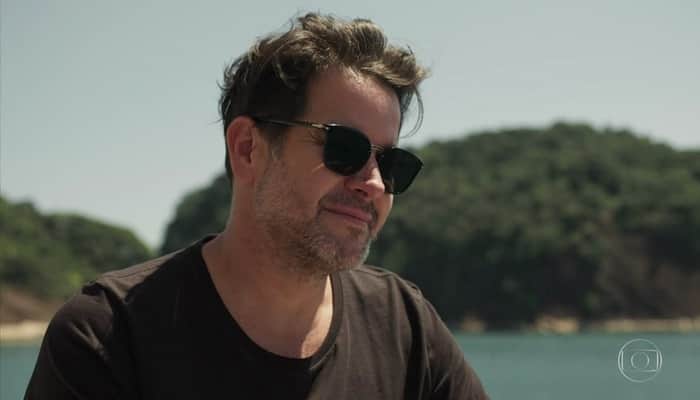Raul (Murilo Benício) tem passado com Vitória (Taís Araújo) na novela Amor de Mãe e segredo bombástico (Foto: Reprodução/Globo) Raul (Murilo Benício) tem passado com Vitória (Taís Araújo) na novela Amor de Mãe e segredo bombástico (Foto: Reprodução/Globo)