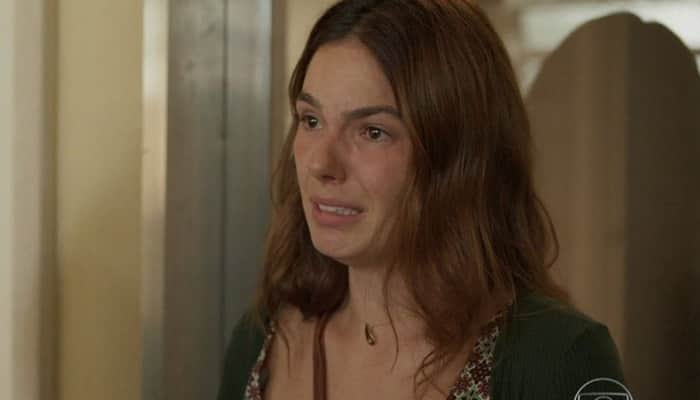 Betina (Isis Valverde) levará surra em Amor de Mãe (Foto: Reprodução/Globo) Betina (Isis Valverde) levará surra em Amor de Mãe (Foto: Reprodução/Globo)