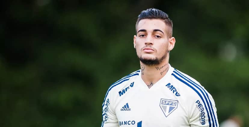 O goleiro do São Paulo, Jean Paulo é acusado pela mulher de agressão. Foto: Reprodução O goleiro do São Paulo, Jean Paulo é acusado pela mulher de agressão. Foto: Reprodução