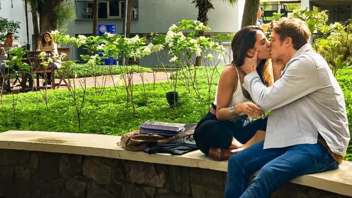 Em Malhação: Toda Forma de Amar, Leila consegue seduzir Filipe (Imagem: Globo/ Reprodução) Em Malhação: Toda Forma de Amar, Leila consegue seduzir Filipe (Imagem: Globo/ Reprodução)