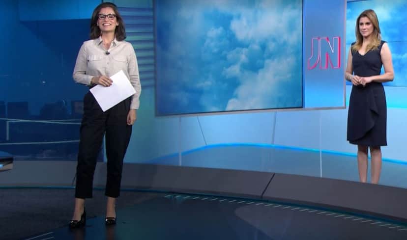 Renata Vasconcellos não segurou risada no Jornal Nacional (Foto: Reprodução/Globoplay) Renata Vasconcellos não segurou risada no Jornal Nacional (Foto: Reprodução/Globoplay)