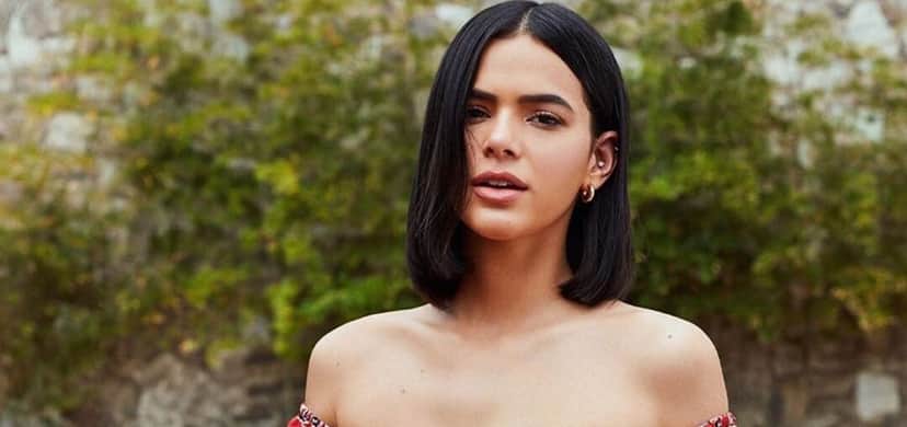 A famosa atriz da Globo, Bruna Marquezine arrancou suspiros de seus fãs na noite desta quinta-feira ao aparecer com visual novo (Foto: Reprodução/Instagram) A famosa atriz da Globo, Bruna Marquezine arrancou suspiros de seus fãs na noite desta quinta-feira ao aparecer com visual novo (Foto: Reprodução/Instagram)
