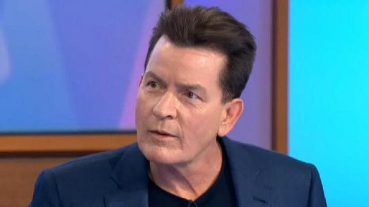 Charlie Sheen comemora dois anos longe das drogas e do álcool e afirma que foi demitido devido ao vício (Foto: Reprodução) Charlie Sheen comemora dois anos longe das drogas e do álcool e afirma que foi demitido devido ao vício (Foto: Reprodução)