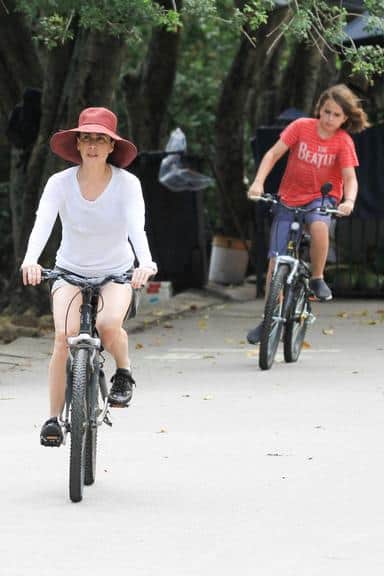 Fernanda Torres faz rara aparição com o filho caçula durante passeio no Rio (Foto :AgNews) Fernanda Torres faz rara aparição com o filho caçula durante passeio no Rio (Foto :AgNews)