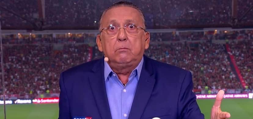 Depois de não poder narrar a final da Libertadores por conta de um infarto, Galvão Bueno narrará Flamengo no Mundial. Foto: Reprodução Depois de não poder narrar a final da Libertadores por conta de um infarto, Galvão Bueno narrará Flamengo no Mundial. Foto: Reprodução