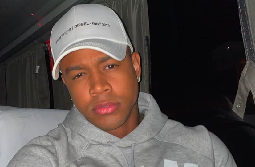O famoso cantor de axé, Léo Santana voltou a agitar a internet ao falar sobre golpes nas redes sociais (Foto: Reprodução/Instagram) O famoso cantor de axé, Léo Santana voltou a agitar a internet ao falar sobre golpes nas redes sociais (Foto: Reprodução/Instagram)