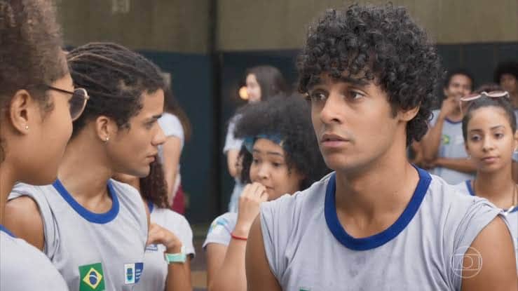 Luan coloca um ponto final em seu namoro na trama de Bom Sucesso Luan coloca um ponto final em seu namoro na trama de Bom Sucesso
