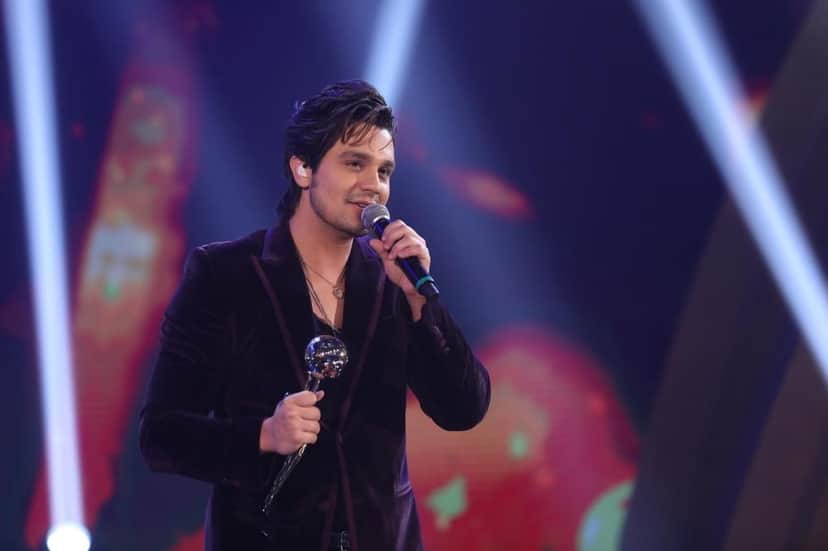 Luan Santana é eleito o "cantor do ano" e ganha o Troféu Domingão pela 12ª vez (Foto: Isabella Pinheiro / Gshow) Luan Santana é eleito o "cantor do ano" e ganha o Troféu Domingão pela 12ª vez (Foto: Isabella Pinheiro / Gshow)
