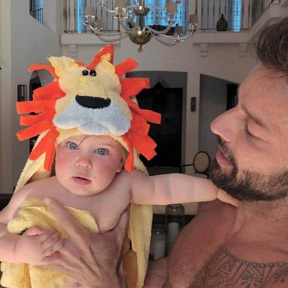 Em comemoração ao aniversário, Ricky Martin encanta web (Foto: Reprodução) Em comemoração ao aniversário, Ricky Martin encanta web (Foto: Reprodução)
