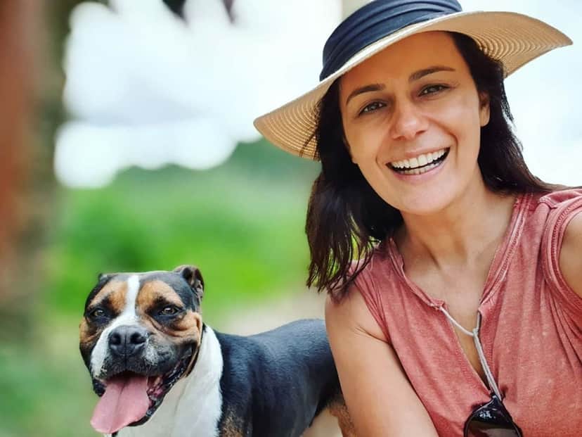 Adriana Araújo e o cachorro Zeca - Foto: Reprodução/Instagram Adriana Araújo e o cachorro Zeca - Foto: Reprodução/Instagram