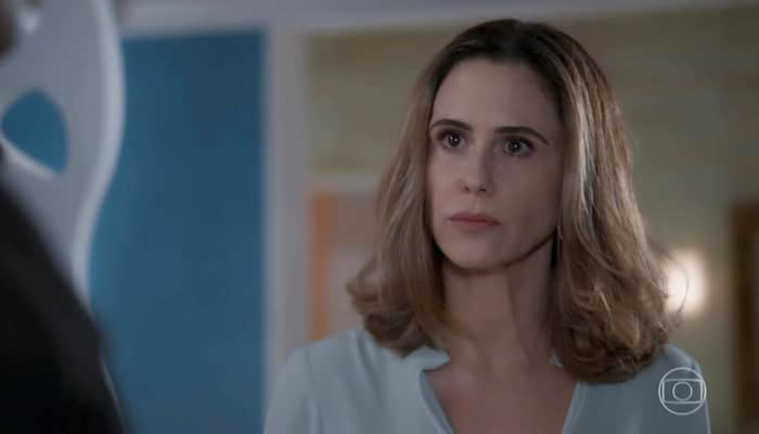 Dominique (Guilhermina Guinle) em cena de Salve-Se Quem Puder (foto: reprodução/TV Globo) Dominique (Guilhermina Guinle) em cena de Salve-Se Quem Puder (foto: reprodução/TV Globo)