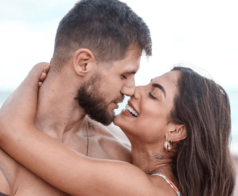 O ex-BBB Jonas Sulzbach é marido de Mari Gonzales, que está entre os novos participantes do Big Brother Brasil 20 (Foto: Reprodução) O ex-BBB Jonas Sulzbach é marido de Mari Gonzales, que está entre os novos participantes do Big Brother Brasil 20 (Foto: Reprodução)