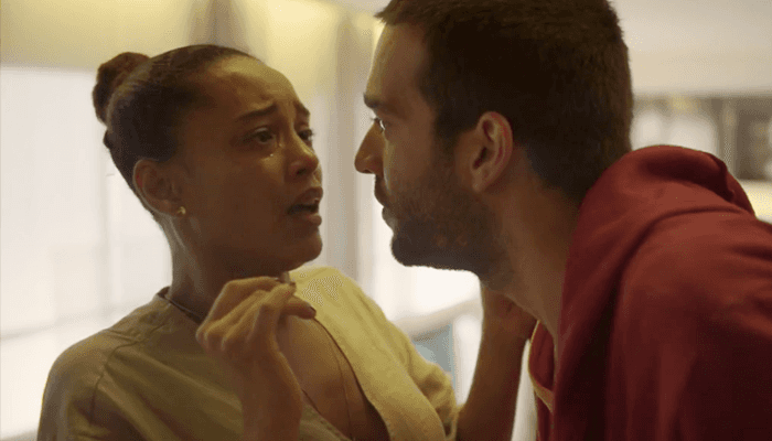 Taís Araújo (Vitória) e Humberto Carrão (Sandro) em cena de Amor de Mãe, que atingiu terceira maior audiência (Foto: Reprodução/Globo) Taís Araújo (Vitória) e Humberto Carrão (Sandro) em cena de Amor de Mãe, que atingiu terceira maior audiência (Foto: Reprodução/Globo)