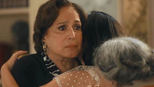 Emília em choque com a demostração de amor de Justina em Éramos Seis Emília em choque com a demostração de amor de Justina em Éramos Seis