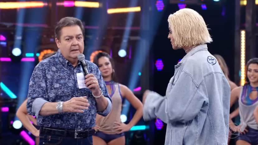 Faustão e Pabllo Vittar no palco do Domingão (Foto: Reprodução) Faustão e Pabllo Vittar no palco do Domingão (Foto: Reprodução)