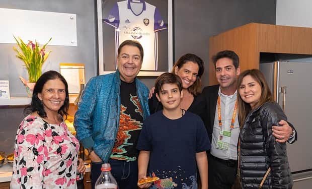 Faustão surgiu ao lado de Rodrigo, seu caçula, e Luciana Cardoso (Foto: Reprodução/Instagram) Faustão surgiu ao lado de Rodrigo, seu caçula, e Luciana Cardoso (Foto: Reprodução/Instagram)