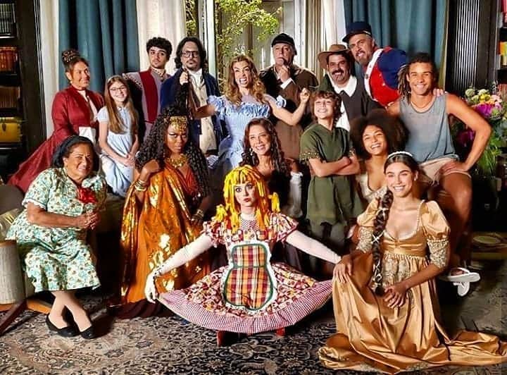 Elenco de Bom Sucesso todo fantasiado Elenco de Bom Sucesso todo fantasiado