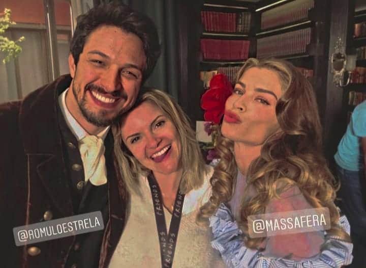 Grazi Massafera e Romulo Estrela nos bastidores de Bom Sucesso Grazi Massafera e Romulo Estrela nos bastidores de Bom Sucesso