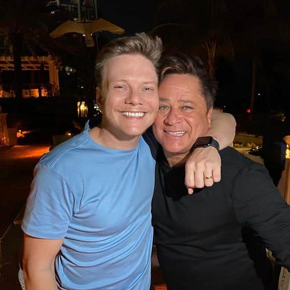 Michel Teló posa ao lado do cantor Leonardo e se declara Instagram Michel Teló posa ao lado do cantor Leonardo e se declara Instagram