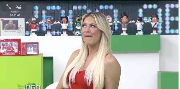 Renata Fan é a apresentadora do Jogo Aberto, programa esportivo da Band (foto: reprodução/TV Bandeirantes) Renata Fan é a apresentadora do Jogo Aberto, programa esportivo da Band (foto: reprodução/TV Bandeirantes)
