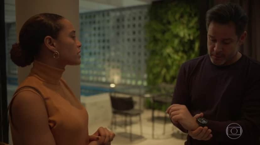 Vitória e Raul em cena da novela Amor de Mãe - Foto: Reprodução Vitória e Raul em cena da novela Amor de Mãe - Foto: Reprodução