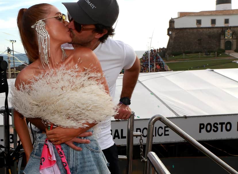 Marina Ruy Barbosa foi detonada por conta do look escolheu para curtir o Carnaval (Foto: AgNews) Marina Ruy Barbosa foi detonada por conta do look escolheu para curtir o Carnaval (Foto: AgNews)