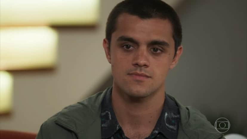 Téo (Felipe Simas) em Salve-se Quem Puder (Foto: Reprodução/Globo) Téo (Felipe Simas) em Salve-se Quem Puder (Foto: Reprodução/Globo)