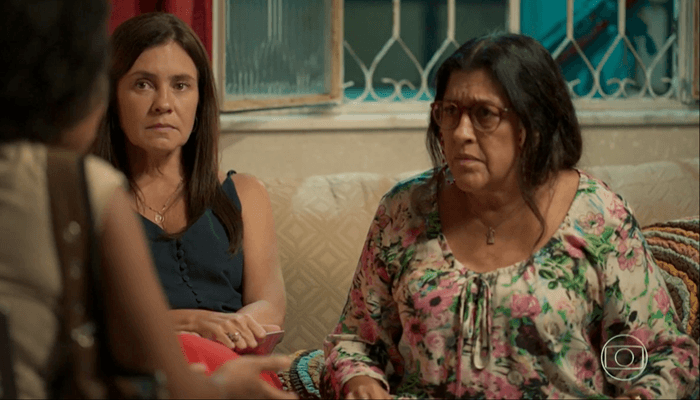 Amor de Mãe: Lurdes é manipulada por Thelma, se estrepa e perde Domênico