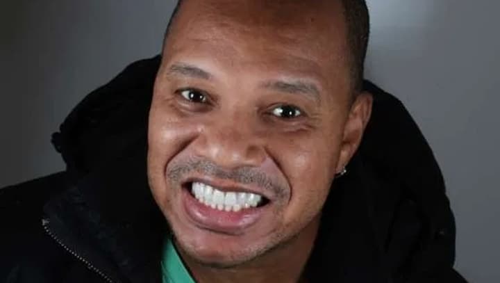 Pagodeiro Anderson Molejo teve de cancelar música após polêmica. (Foto: Divulgação) Pagodeiro Anderson Molejo teve de cancelar música após polêmica. (Foto: Divulgação)