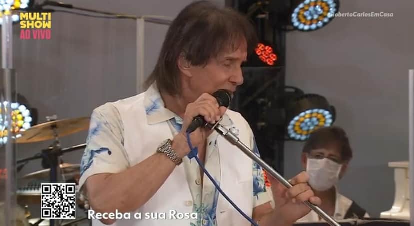 Roberto Carlos faz live promovida pelo grupo Globo (Foto: Reprodução) Roberto Carlos faz live promovida pelo grupo Globo (Foto: Reprodução)
