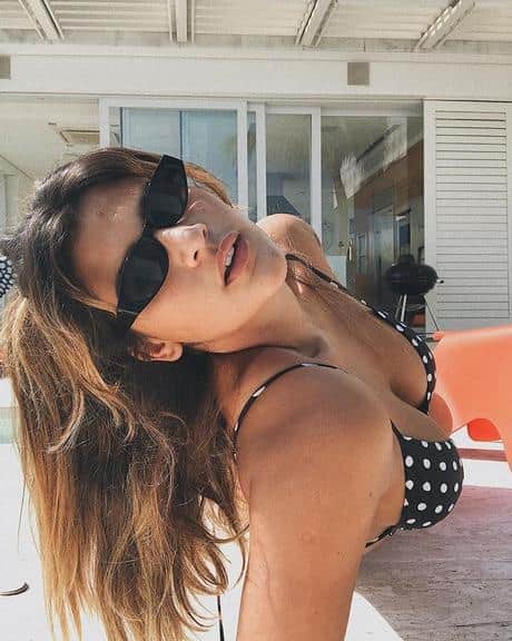Giulia Costa deixou parte dos seios à mostra e foto (Foto: Reprodução) Giulia Costa deixou parte dos seios à mostra e foto (Foto: Reprodução)