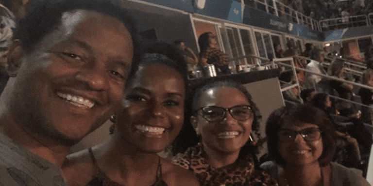 Maju Coutinho, o marido, que é muito discreto, e as amigas no show de Milton Nascimento antes da pandemia (Foto: reprodução/Instagram) Maju Coutinho, o marido, que é muito discreto, e as amigas no show de Milton Nascimento antes da pandemia (Foto: reprodução/Instagram)