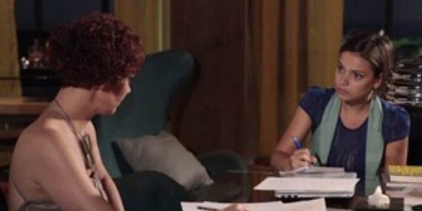 Fina Estampa: Esther se junta à Vanessa para provar seu valor à Paulo (Imagem: Globo) Fina Estampa: Esther se junta à Vanessa para provar seu valor à Paulo (Imagem: Globo)