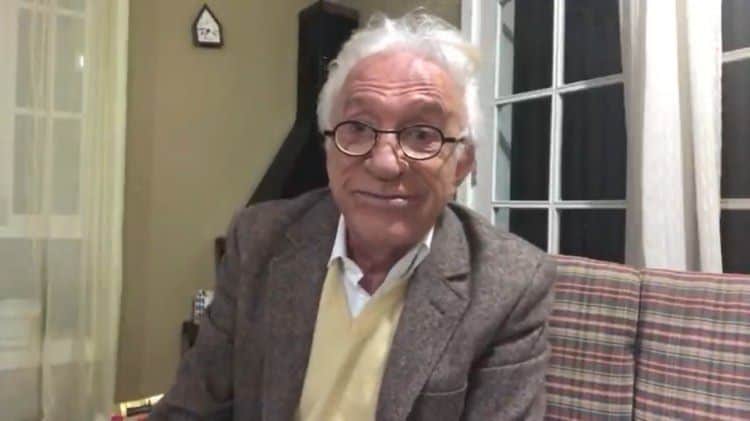 Moacyr Franco faz live de sucesso em suas redes sociais (Imagem: Reprodução) Moacyr Franco faz live de sucesso em suas redes sociais (Imagem: Reprodução)