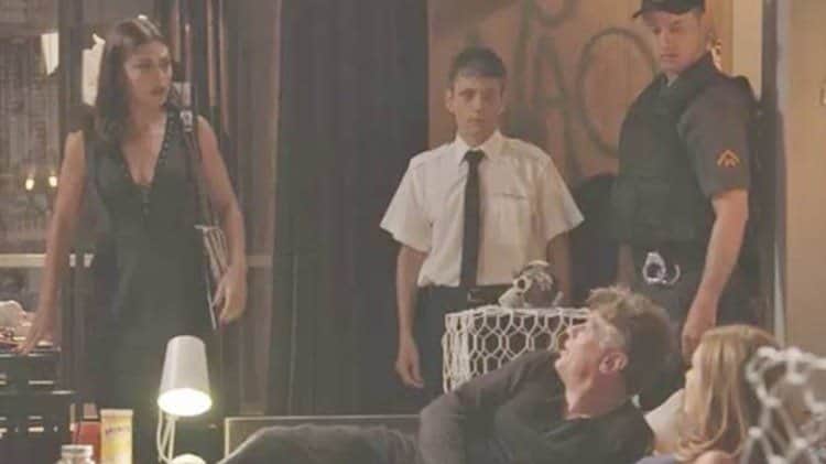 Totalmente Demais vai pegar fogo depois que Carol flagrar Eliza e Arthur juntos na cama, após plano do Jojo (Montagem: TV Foco) Totalmente Demais vai pegar fogo depois que Carol flagrar Eliza e Arthur juntos na cama, após plano do Jojo (Montagem: TV Foco)