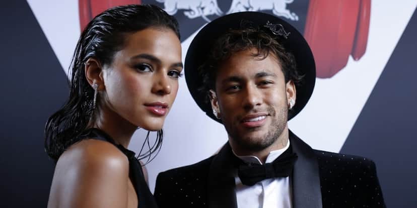 Neymar ao lado de Bruna Marquezine. (Foto: Divulgação) Neymar ao lado de Bruna Marquezine. (Foto: Divulgação)