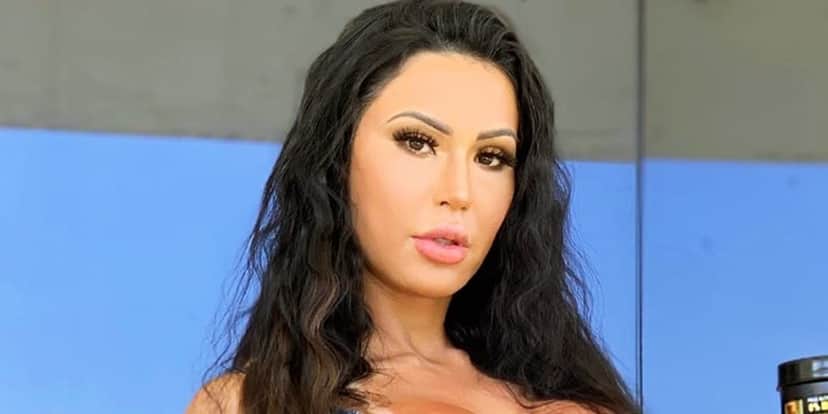 Gracyanne Barbosa apareceu em vídeo com a sua 'criança' no colo (Foto: Reprodução) Gracyanne Barbosa apareceu em vídeo com a sua 'criança' no colo (Foto: Reprodução)