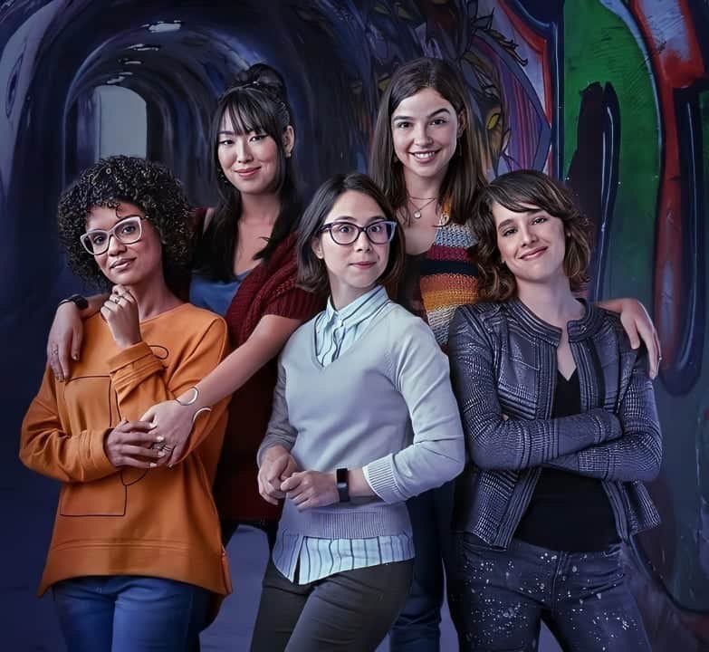 Ana Hikari, Heslaine Vieira, Manoela Aliperti, Daphne Bozaski e Gabriela Medvedovski de As Fives Ana Hikari, Heslaine Vieira, Manoela Aliperti, Daphne Bozaski e Gabriela Medvedovski de As Fives