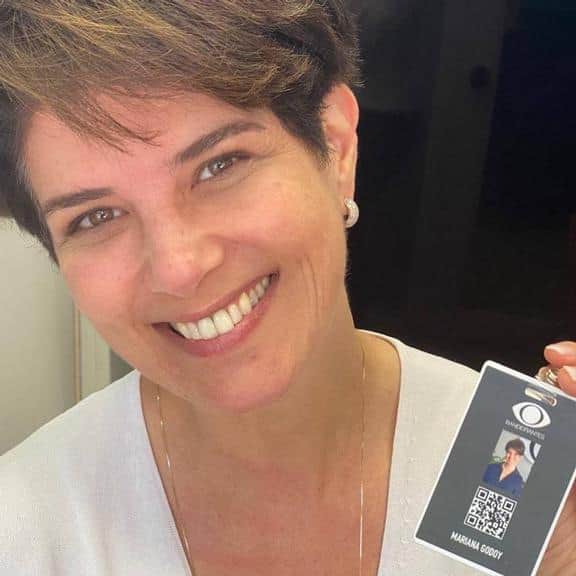 Mariana Godoy posta foto com crachá da Band - (Reprodução/Instagram) Mariana Godoy posta foto com crachá da Band - (Reprodução/Instagram)